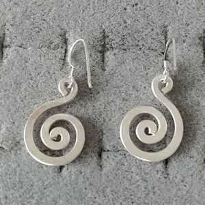 New 925 flat spiral silver  earrings.